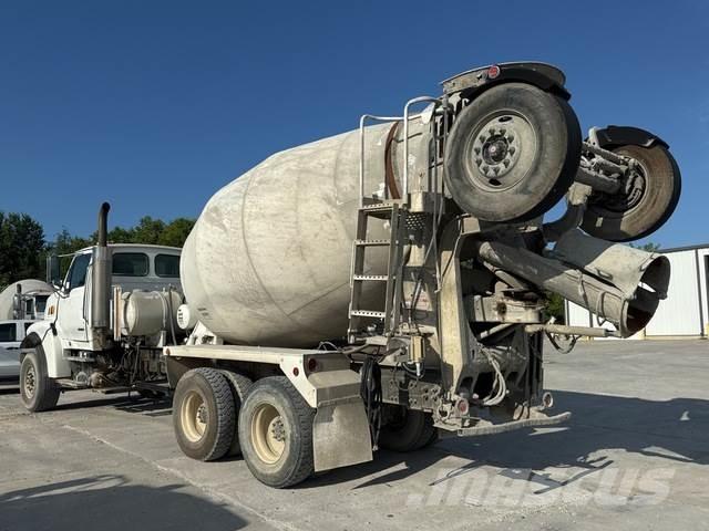 Sterling L9500 Drugi tovornjaki