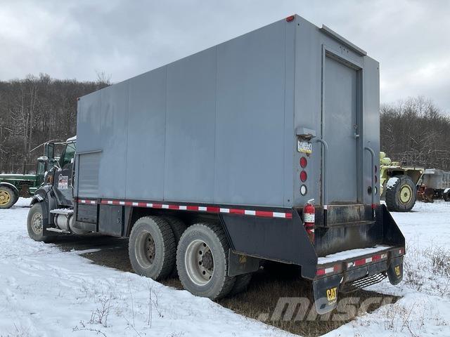 Sterling L9500 Tovornjaki cisterne