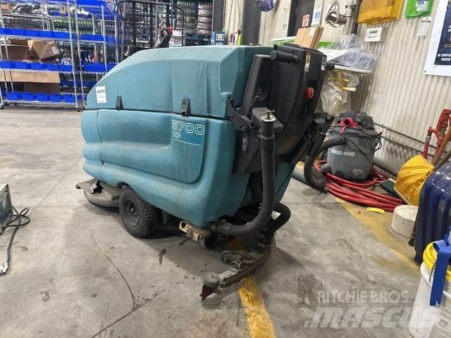 Tennant 5700XP Stroji za ribanje in pomivanj tal