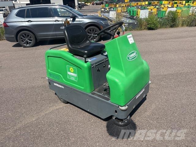 Tennant 6100 Stroji za notranje pometanje