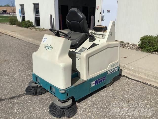 Tennant 6200 Stroji za notranje pometanje
