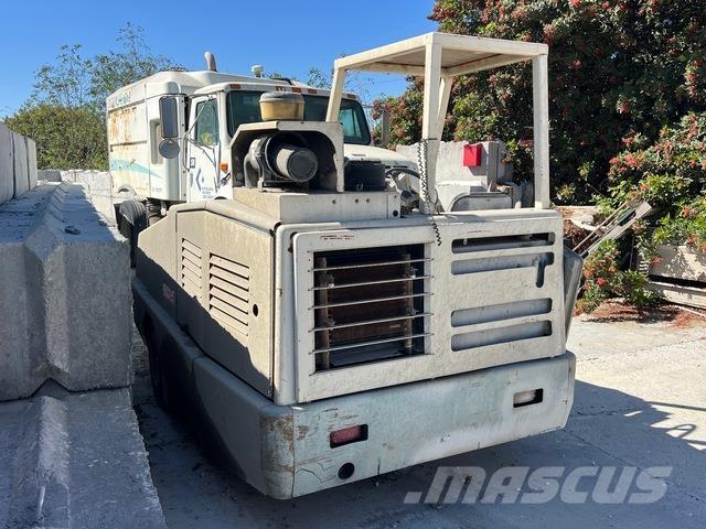 Tennant 800 Stroji za notranje pometanje