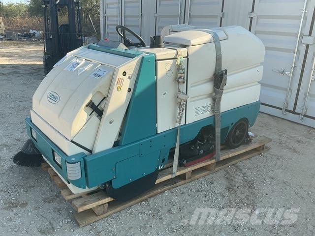 Tennant 8300 Stroji za ribanje in pomivanj tal