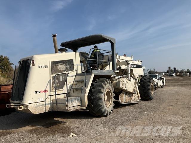 Terex RS446 Kompaktorji tal