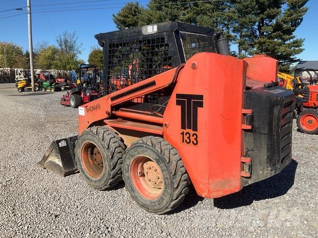 Thomas T133 Skid steer mini nakladalci