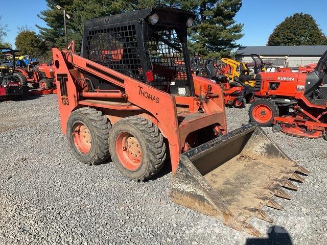 Thomas T133 Skid steer mini nakladalci