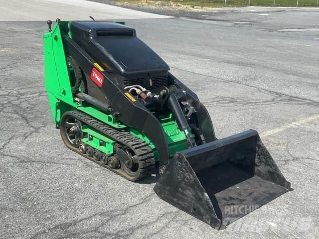 Toro 22323G Skid steer mini nakladalci