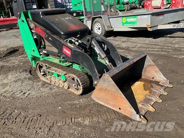 Toro 22323G Skid steer mini nakladalci