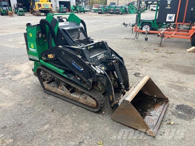 Toro 22327G Skid steer mini nakladalci