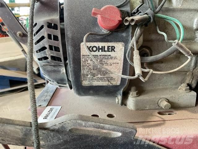 Toro 23740 Stroji za notranje pometanje