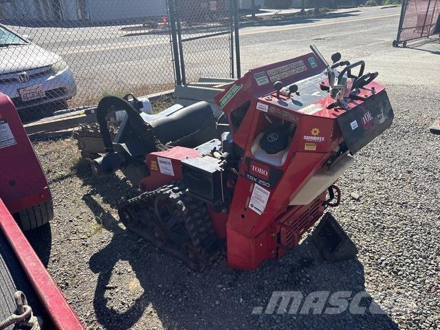 Toro TRX 250 Freze za kopanje jarkov Trenčerji