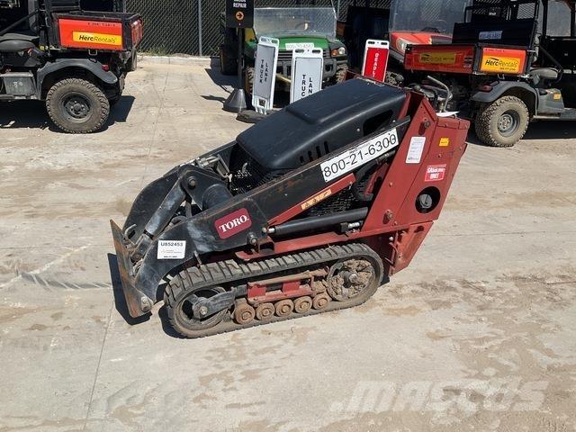 Toro TX427 Skid steer mini nakladalci