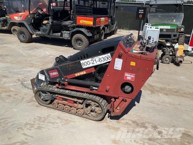 Toro TX427 Skid steer mini nakladalci