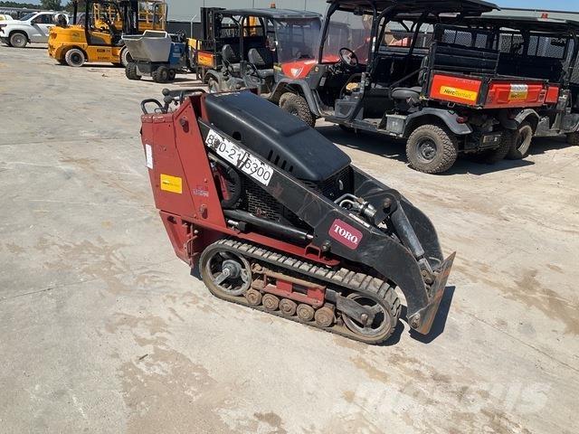 Toro TX427 Skid steer mini nakladalci