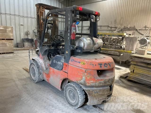 Toyota 7FGU32 Gradbeništvo - drugo