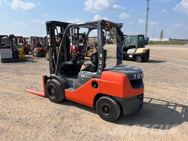 Toyota 8DFU30 Gradbeništvo - drugo