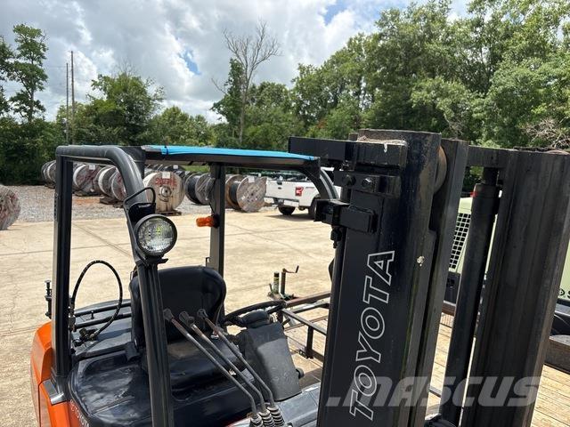 Toyota 8FGU30 Viličarji - drugo