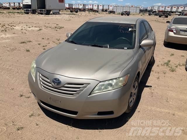 Toyota Camry Avtomobili
