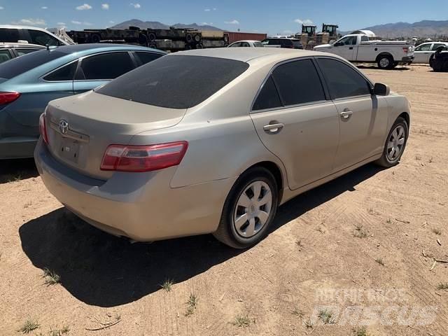 Toyota Camry Avtomobili