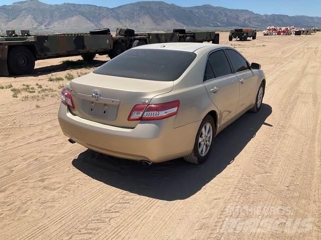 Toyota Camry Avtomobili