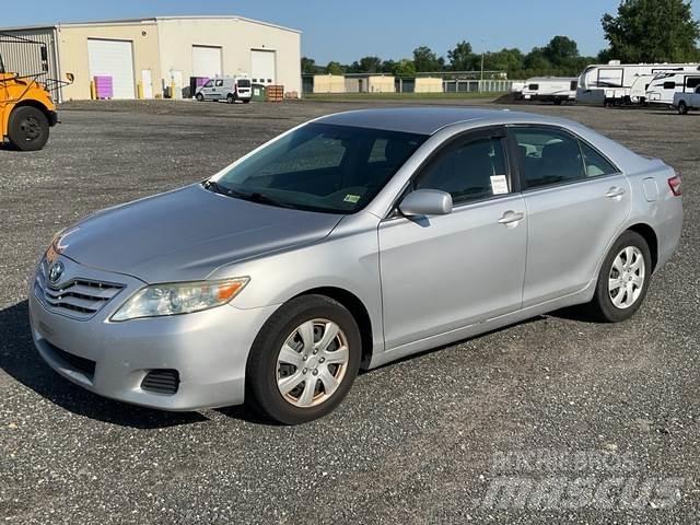Toyota Camry Avtomobili