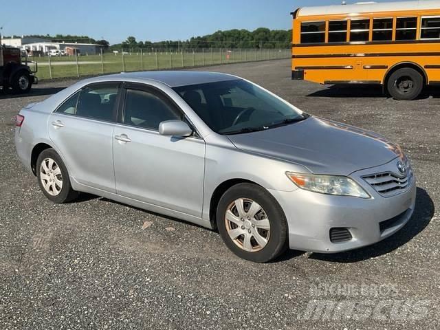 Toyota Camry Avtomobili
