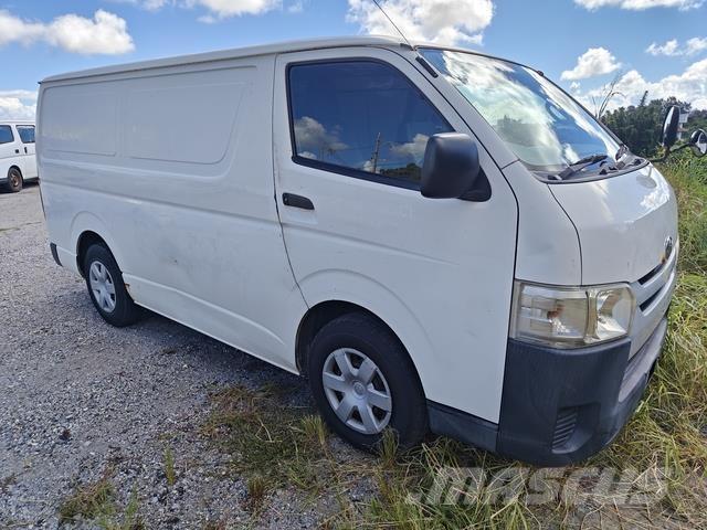 Toyota Hiace Mini avtobusi