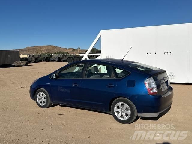 Toyota Prius Avtomobili