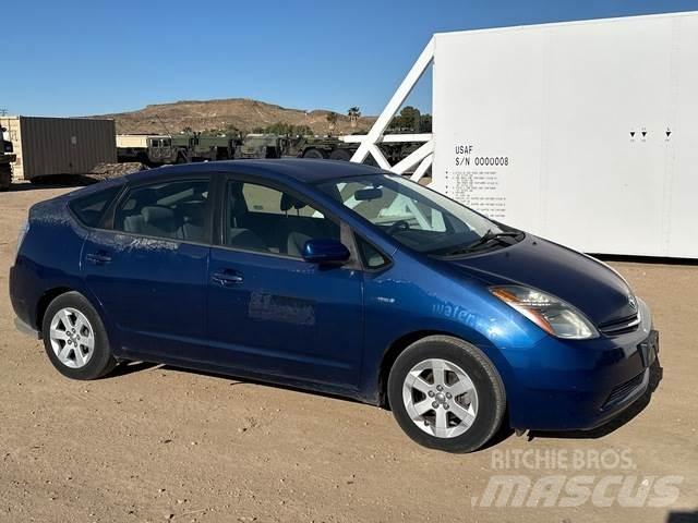 Toyota Prius Avtomobili