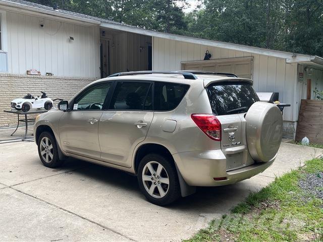 Toyota RAV4 Avtomobili