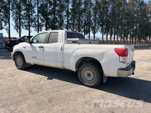Toyota Tundra Drugi