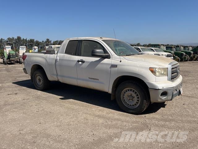 Toyota Tundra Drugi