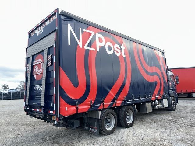 UD CD 25 360 Tovornjaki s ponjavo