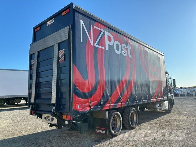 UD CW 26 390 Tovornjaki s ponjavo