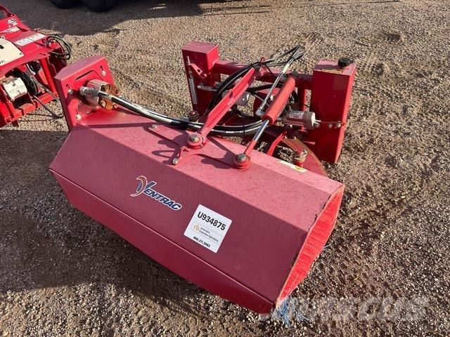 Ventrac NJ380 Metle