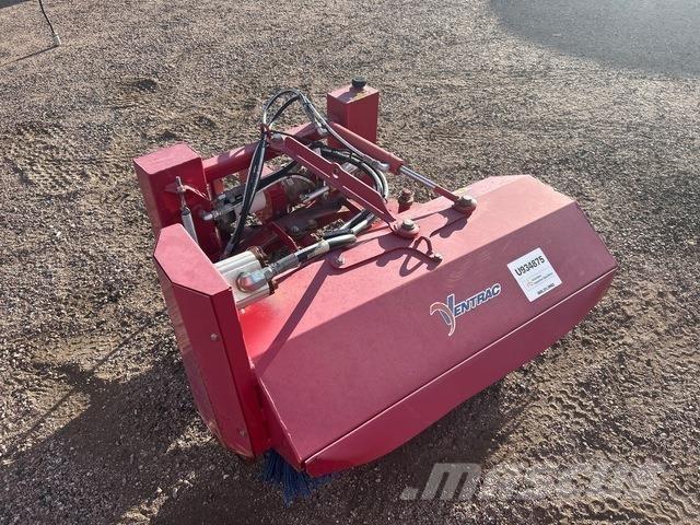 Ventrac NJ380 Metle