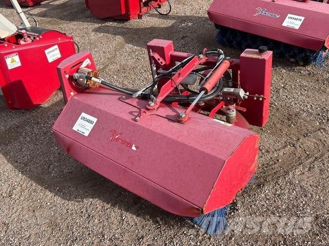 Ventrac NJ380 Metle