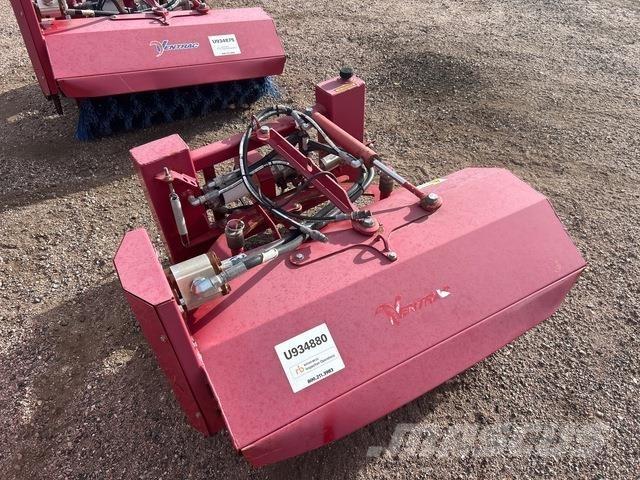 Ventrac NJ380 Metle