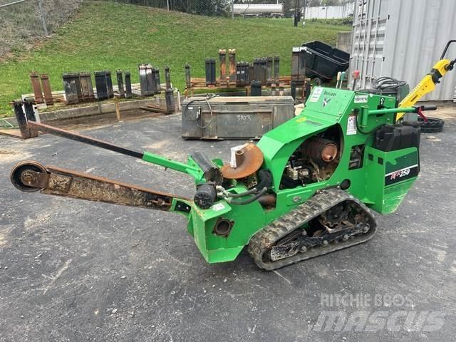 Vermeer RTX250 Freze za kopanje jarkov Trenčerji