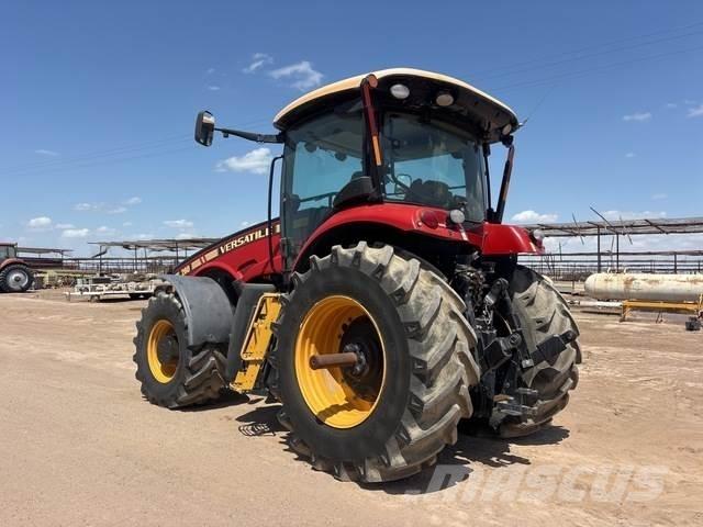 Versatile 260 Traktorji