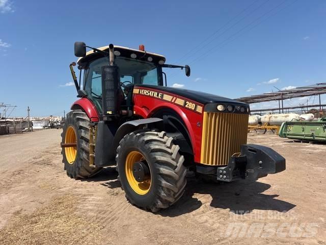 Versatile 260 Traktorji