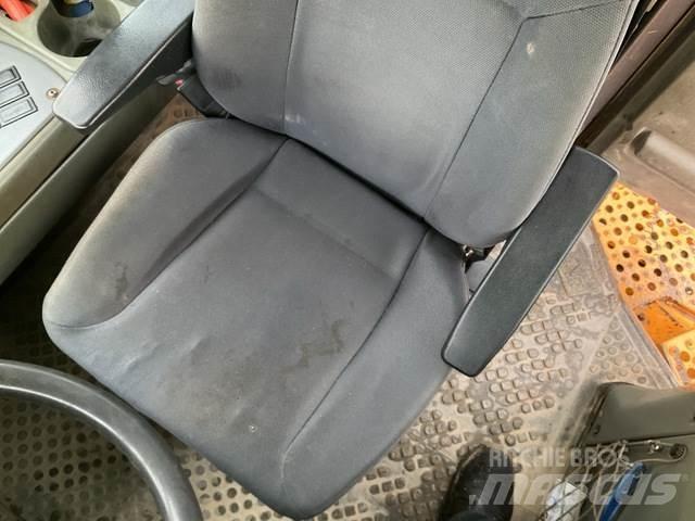 Volvo A30D Zglobni demperji