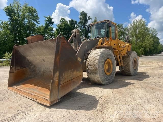 Volvo L220E Kolesni nakladalci