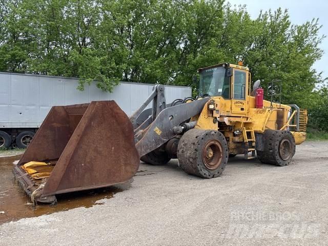 Volvo L220E Kolesni nakladalci