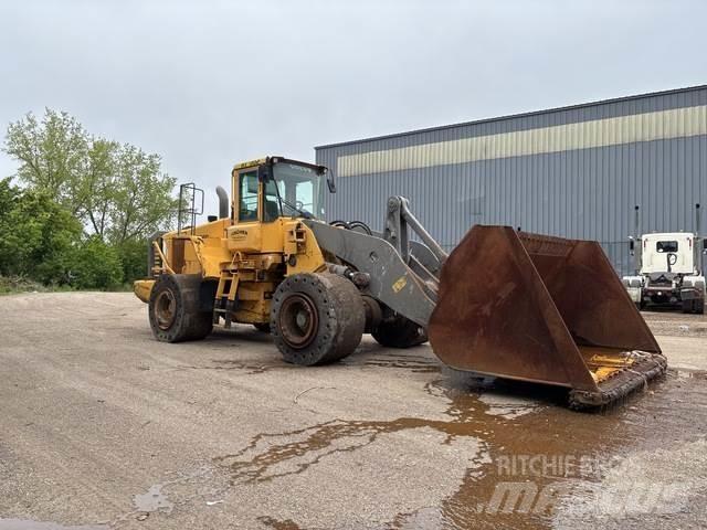 Volvo L220E Kolesni nakladalci