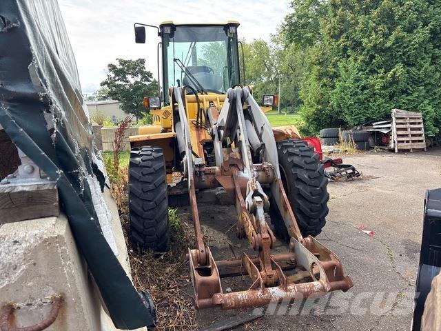 Volvo L40TP Kolesni nakladalci