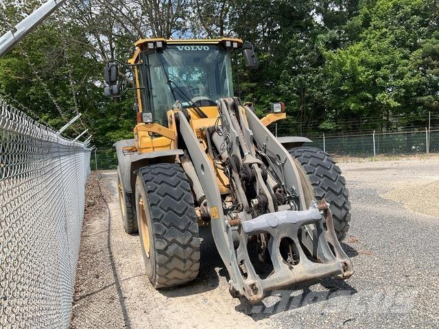 Volvo L90G Kolesni nakladalci