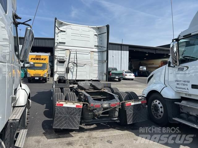Volvo VNL Vlačilci