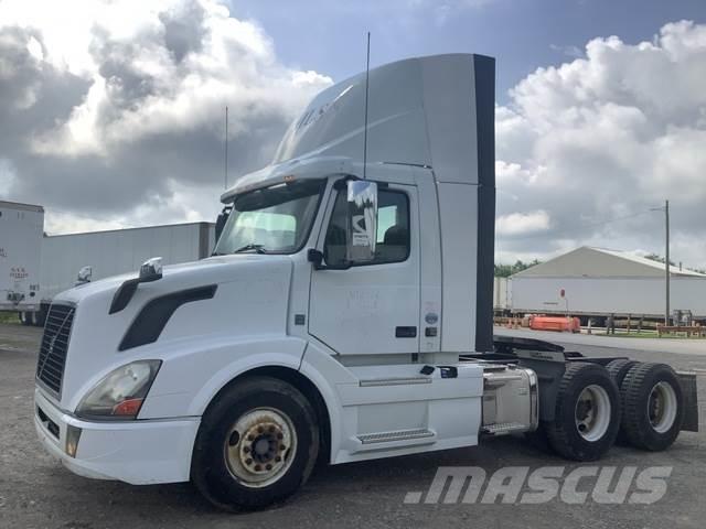 Volvo VNL Tractor Units