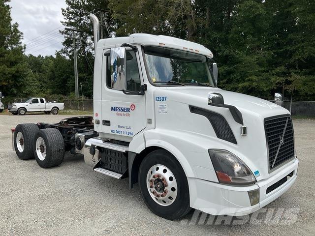 Volvo VNL Vlačilci